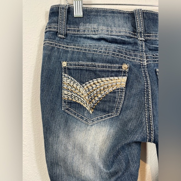 Rue 21 RIP Distressed Womens Capri Blue Jean Pants 3/4 Beach Summer Wear Stretch - Picture 5 of 16